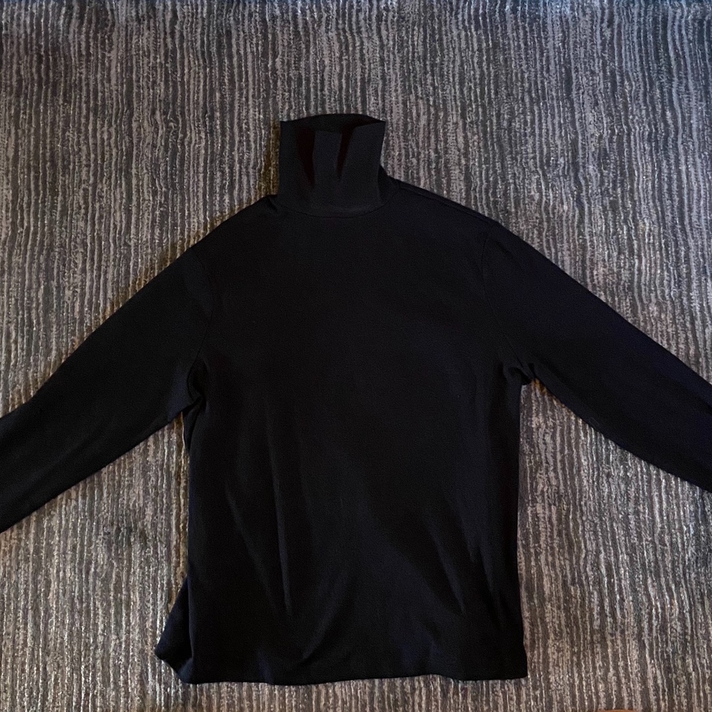 Long sleeve cotton turtleneck pullover